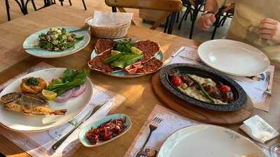 Mezza Gurme Market & Restorant