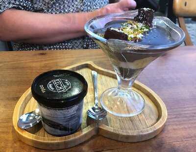 Mezza Gurme Market & Restorant