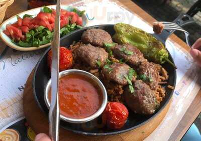 Mezza Gurme Market & Restorant