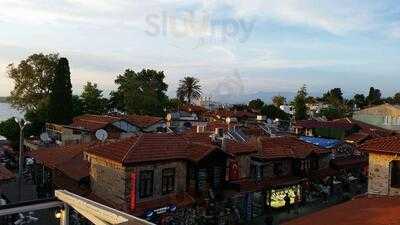 Omur Restaurant & Cafe Bar