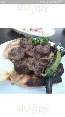 Öz Şimşek Köfte Piyaz