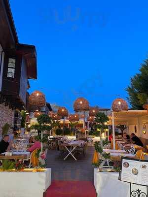 Tykhe Lounge & Restaurant