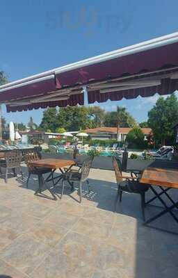 Agora Restaurant & Bar