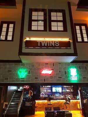 Twins Pub & Bistro