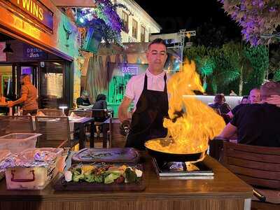 Twins Restaurant Bar