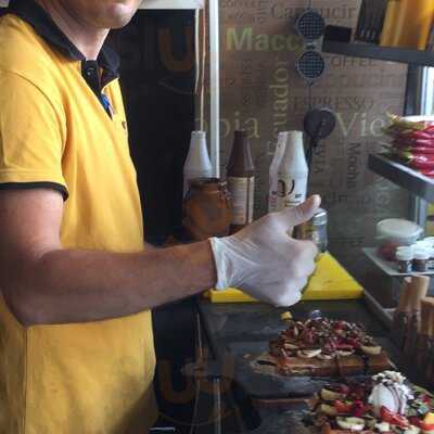 Vanillart Waffle & Coffee