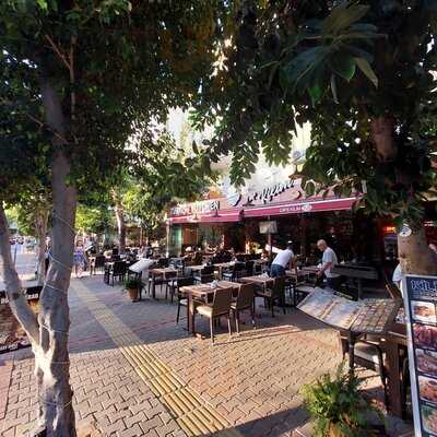 Kilim Restaurant & Pub