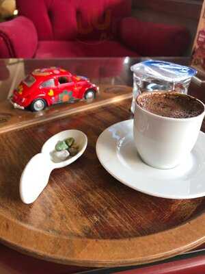 Voswos Garage Cafe Hotel