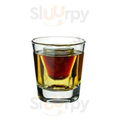 Voswos Garage Cafe Hotel