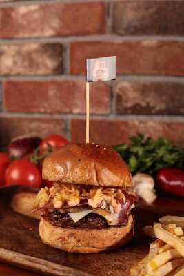 Voswos Garage Cafe Hotel