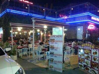 Hamdi's Restaurant And Danse Bar