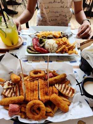 Macha Cafe & Restaurant