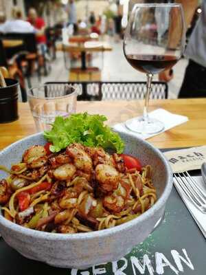 Macha Cafe & Restaurant