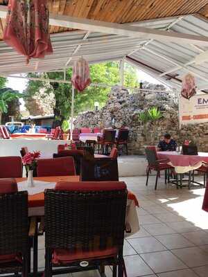 Emir Restaurant Cafe Bar