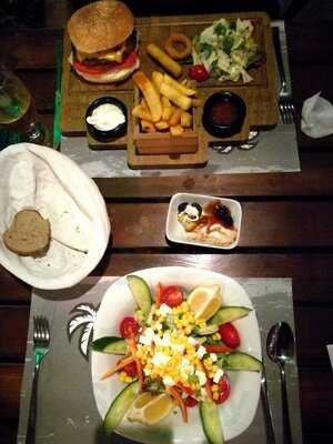 Chill Garden & Bistro