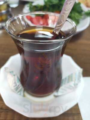 Meşhur Aksu Şimşek Köfte Piyaz