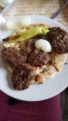 Meşhur Aksu Şimşek Köfte Piyaz