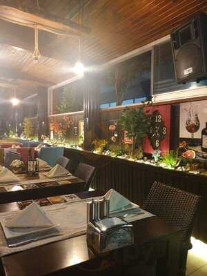 M&m Restaurant Cafe & Bar