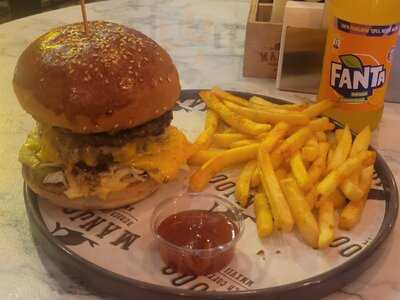Manjoo Burger & Coffee