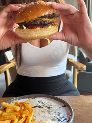 Manjoo Burger & Coffee