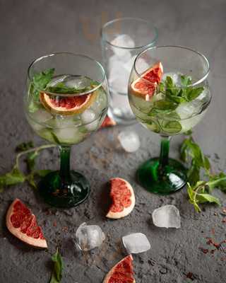 Corners Cafe & Bistro