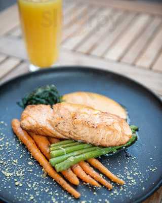 Corners Cafe & Bistro