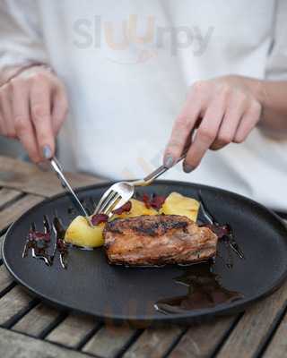 Corners Cafe & Bistro