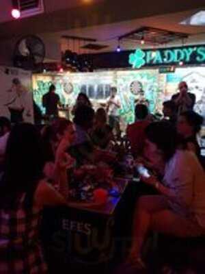 Paddy's Irish Pub
