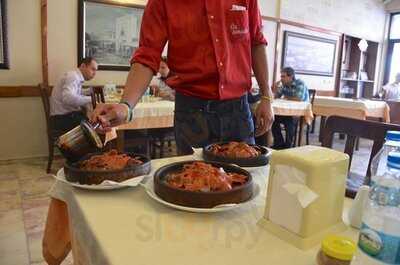 Öz Asmaaltı Kebap Salonu