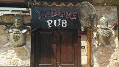 Tudors Pub