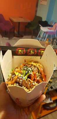 Adonis Noodle & Waffle Lara