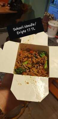 Adonis Noodle & Waffle Lara