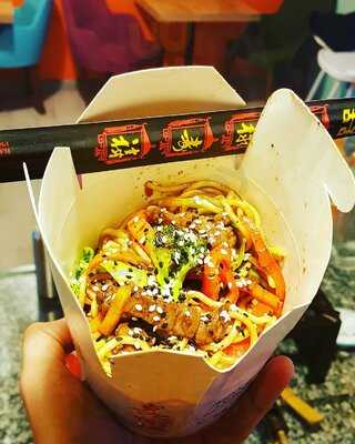 Adonis Noodle & Waffle Lara