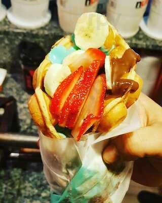 Adonis Noodle & Waffle Lara