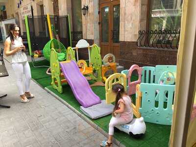 Taş Mekan Kültür Merkezi Ve Kafe