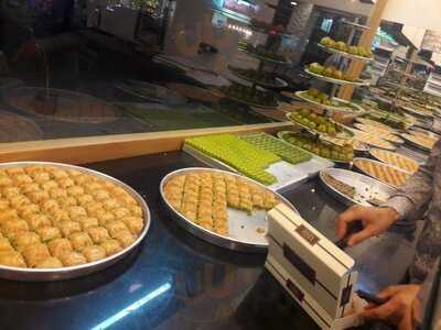 İzol Baklava Börek