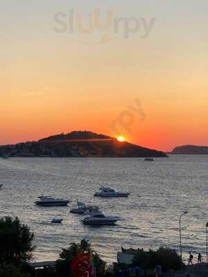 Ada Balik Cafe & Restaurant