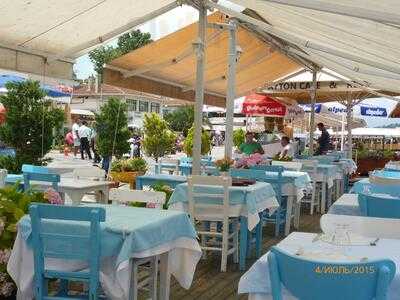 Fayton Cafe & Restaurant