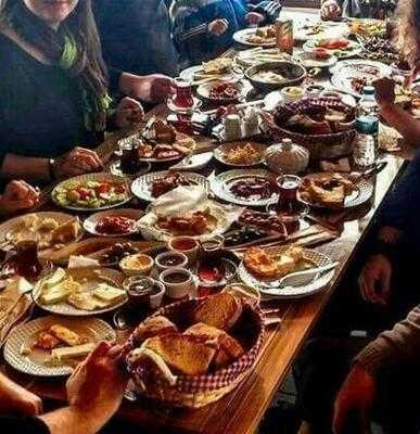 Gölyazi Gönül Sofrası