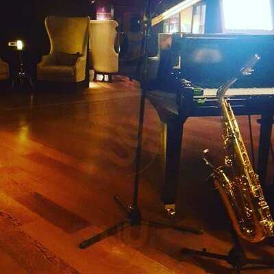 Skye Vue Cocktail Bar & Terrace