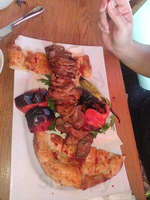 Bayram Usta Yaprak Kebap