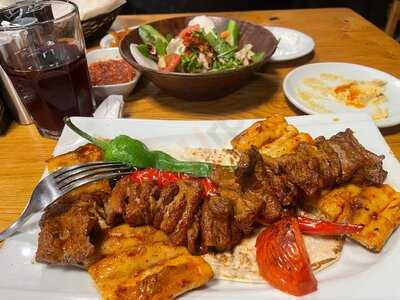 Bayram Usta Yaprak Kebap