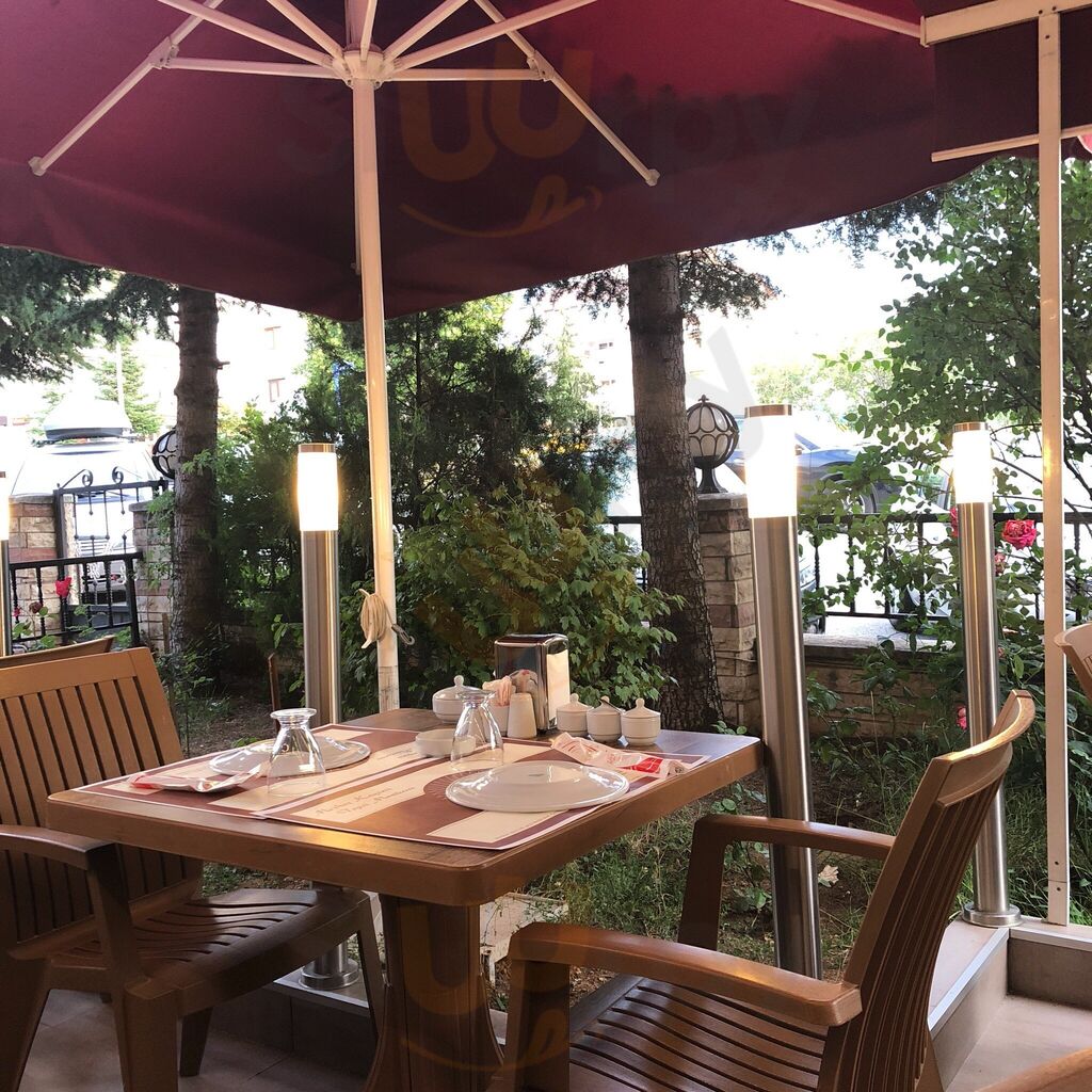 Meşhur Kayseri Tepsi Mantıcı