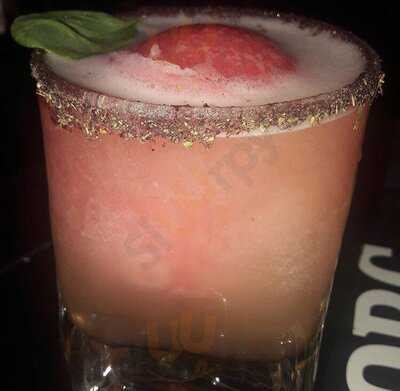 Mr.b Cocktail Bar & Bistro