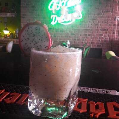 Mr.b Cocktail Bar & Bistro