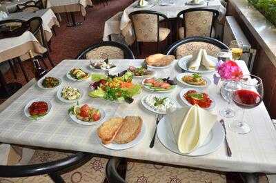 Yakamoz Diplomat Balık Lokantası