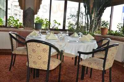 Yakamoz Diplomat Balık Lokantası