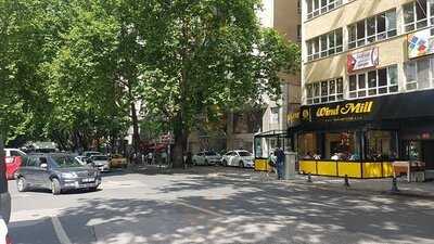 Tarihi Cicek Lokantasi