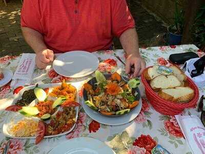 Rose's Cafe & Restaurant