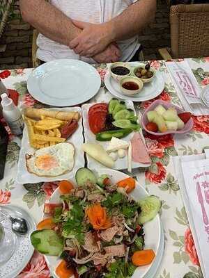 Rose's Cafe & Restaurant